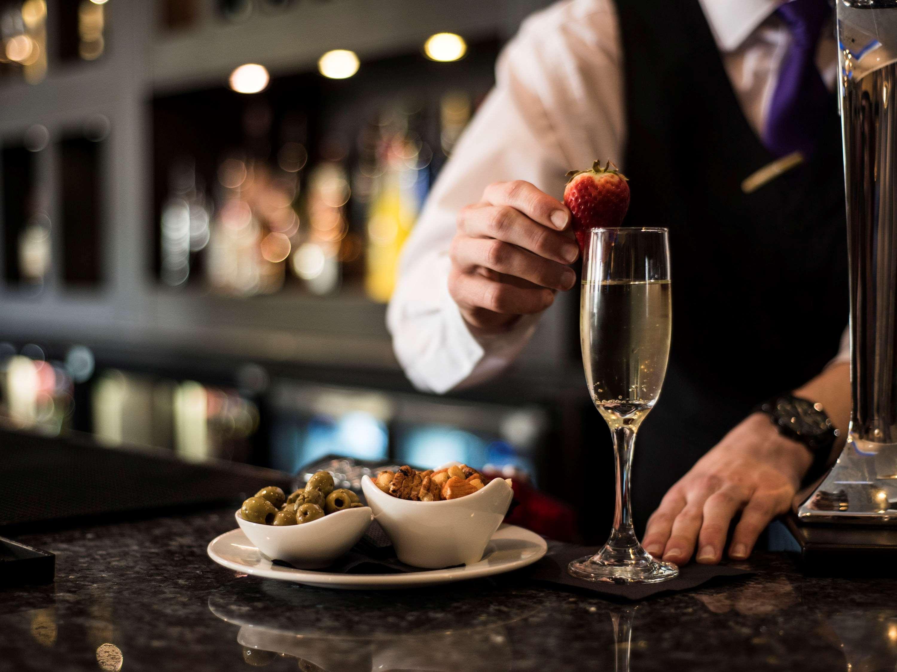 Mercure Milton Keynes Hotel Zewnętrze zdjęcie