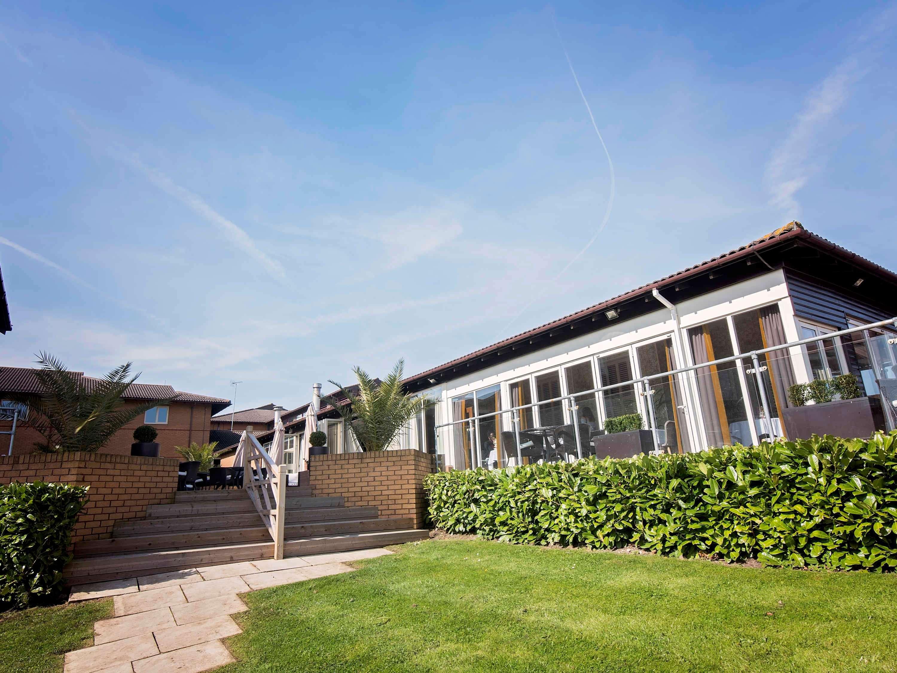 Mercure Milton Keynes Hotel Zewnętrze zdjęcie